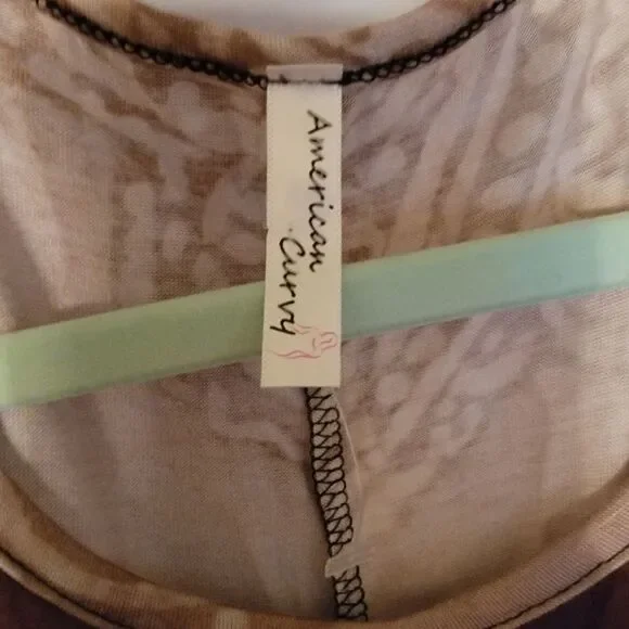 #225 American Curvy Brown Tye Dyed Cold shoulder tunic top.Sze. 5X - Picture 4 of 4